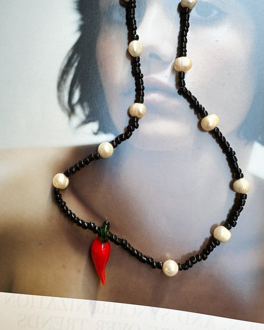 Pearls + cristal chili and black beads necklace.