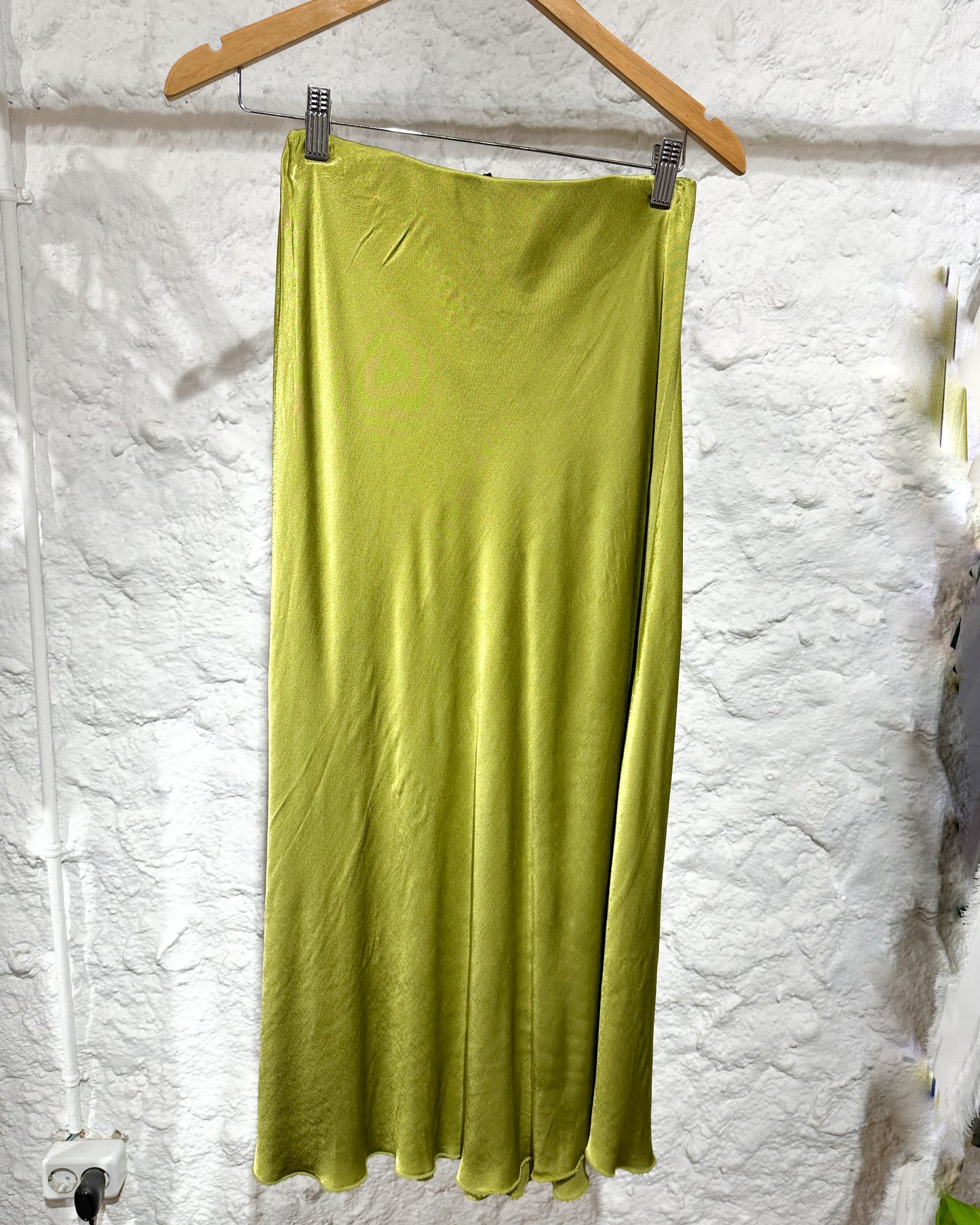 Viscose blend bias cut midi skirt.