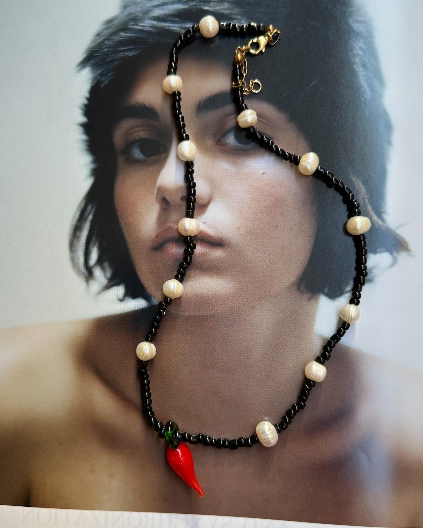 Pearls + cristal chili and black beads necklace.