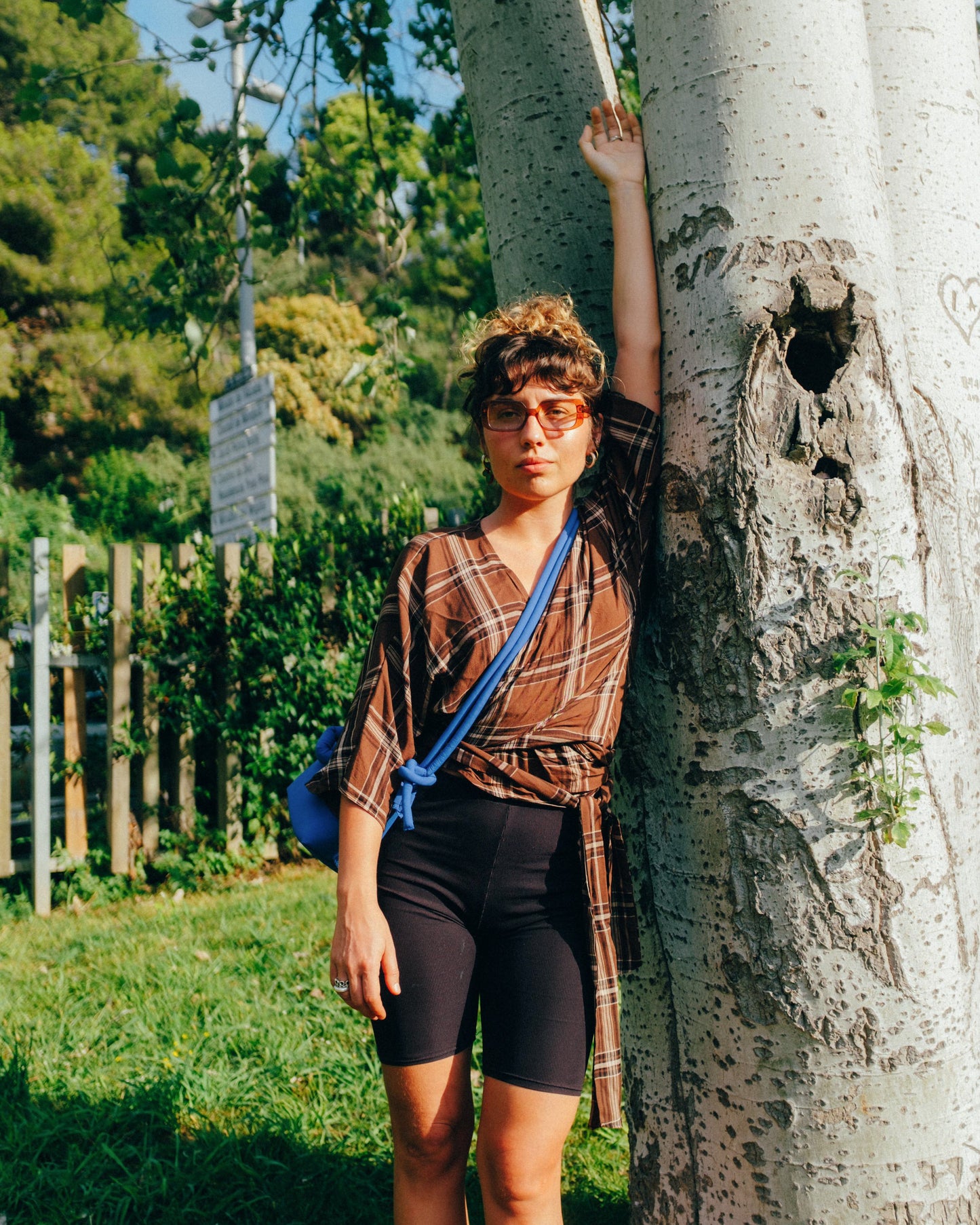 Blusa cruzada con mangas kimono.