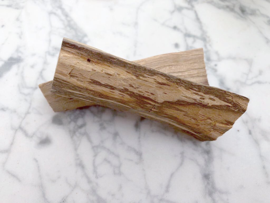 Holy wood from Peru - Plhi studio