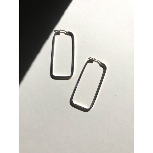 Rectangular silver hoop. - Plhi studio
