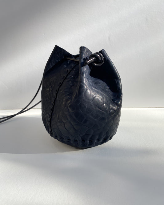 Luli mini bucket bag. Black.